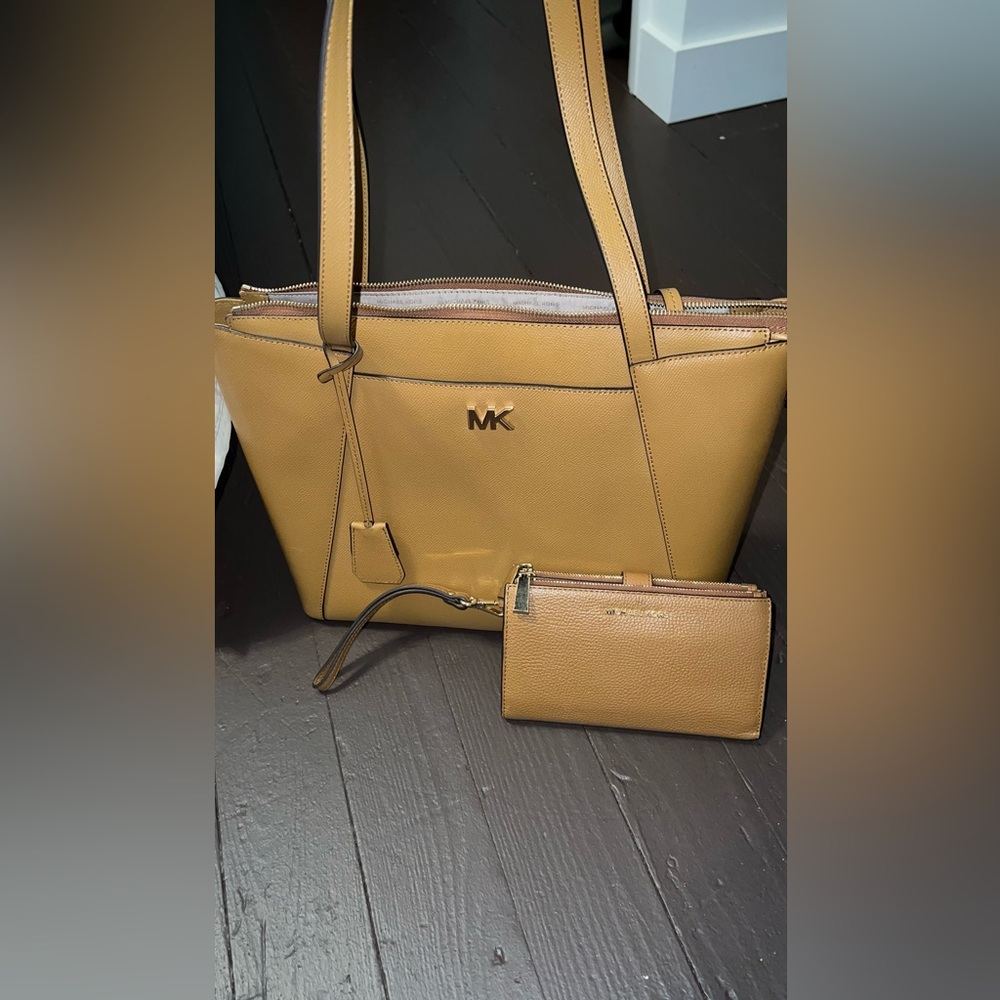 Brown Michael kors tote and matching wallet